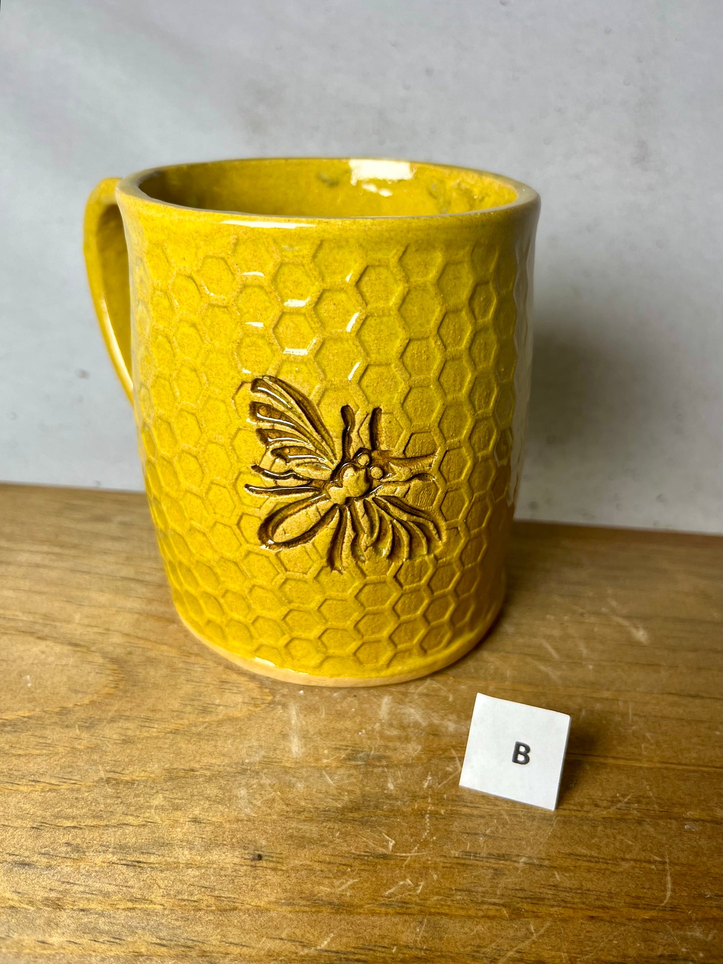 16 ounce bee honeycomb mug