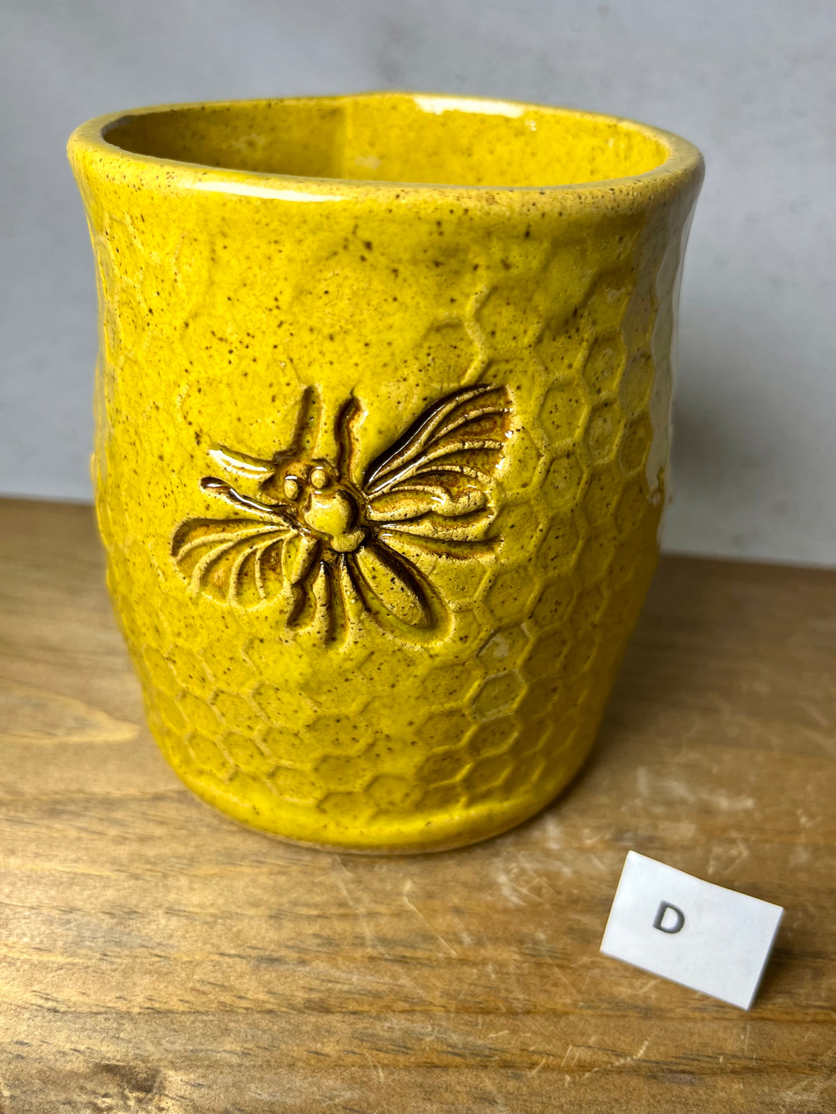 16 ounce bee honeycomb mug