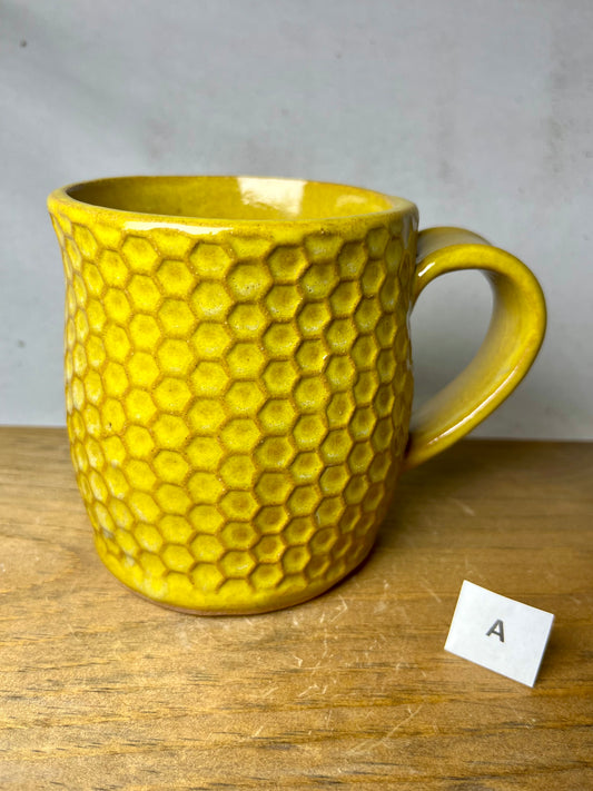 16 ounce bee honeycomb mug