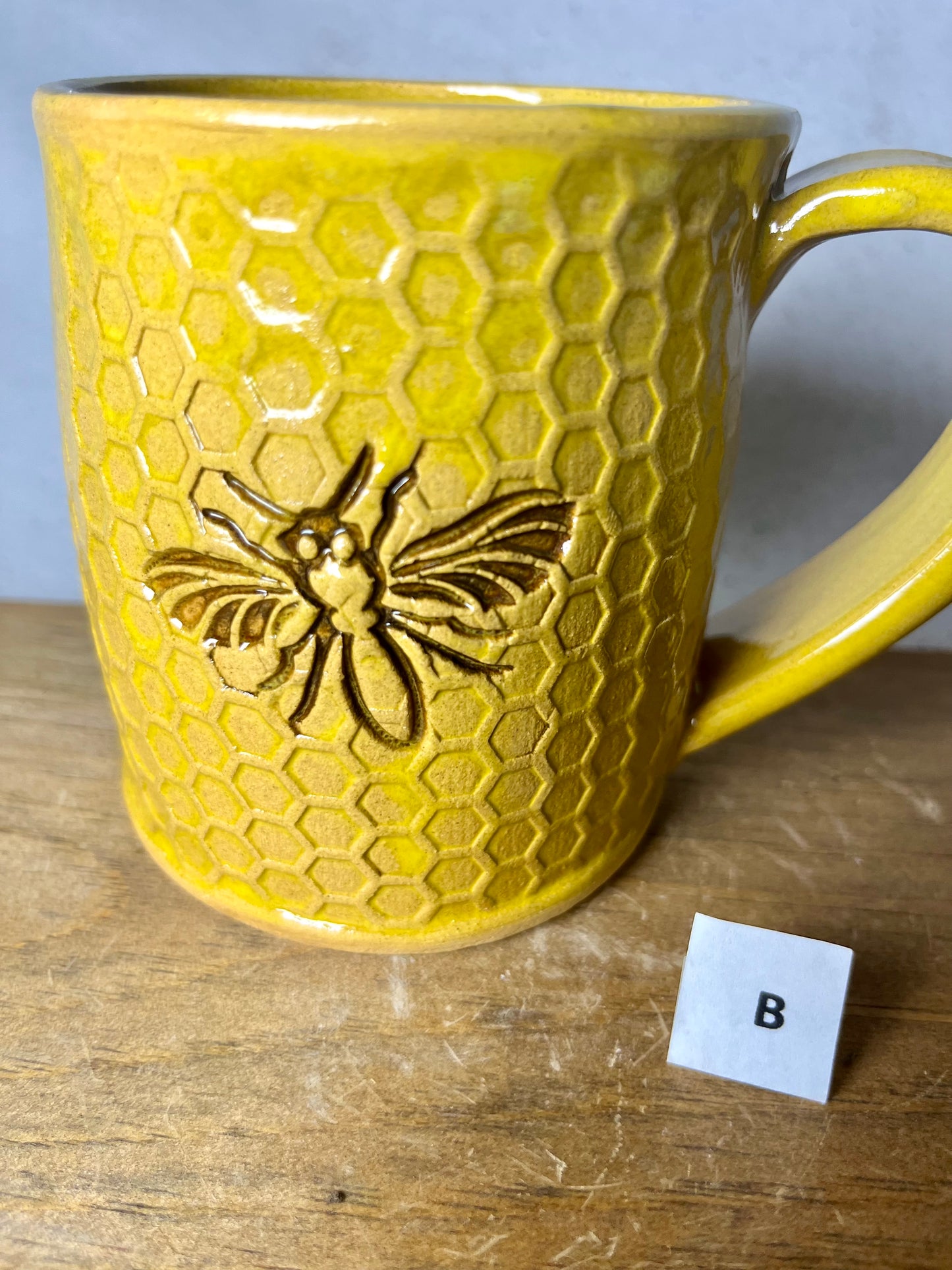 16 ounce bee honeycomb mug