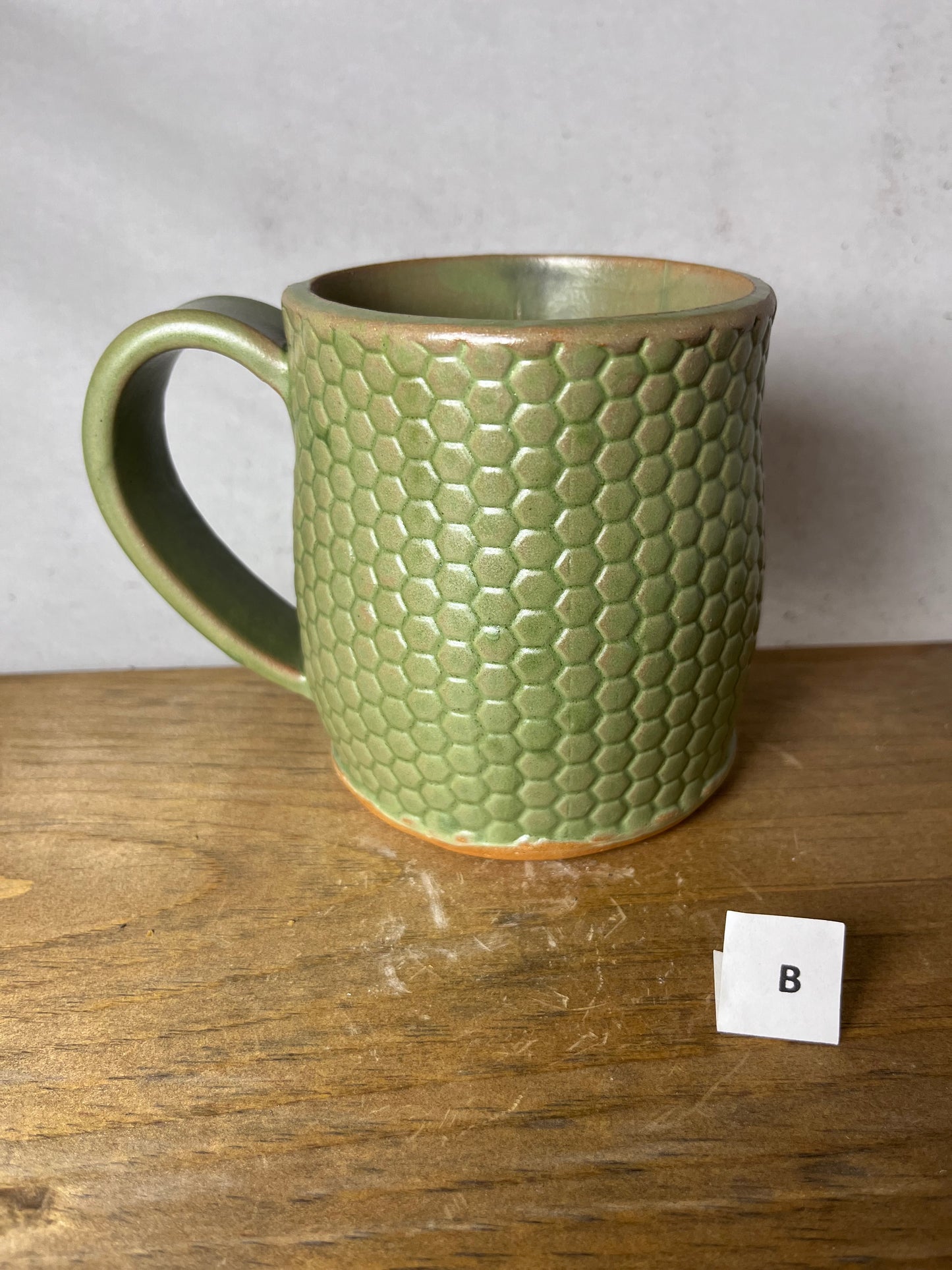 16 ounce bee honeycomb mug