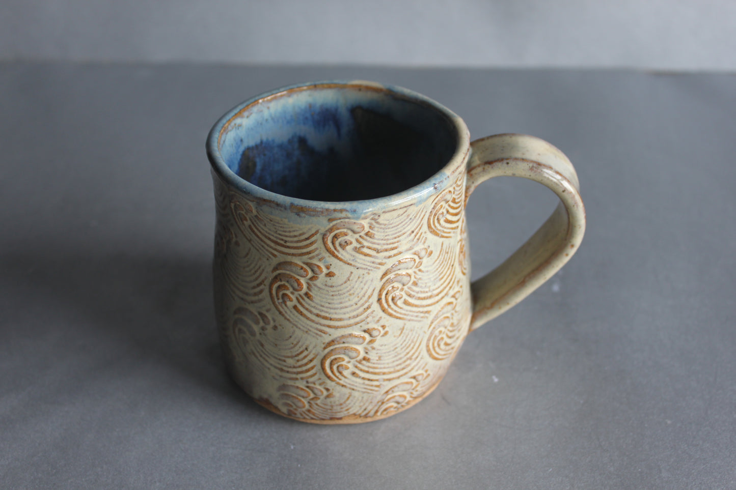 Mug - 16 ounce wave mug