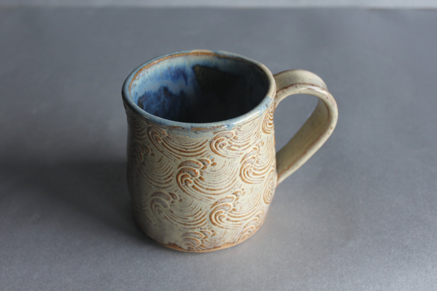 Mug - 16 ounce wave mug