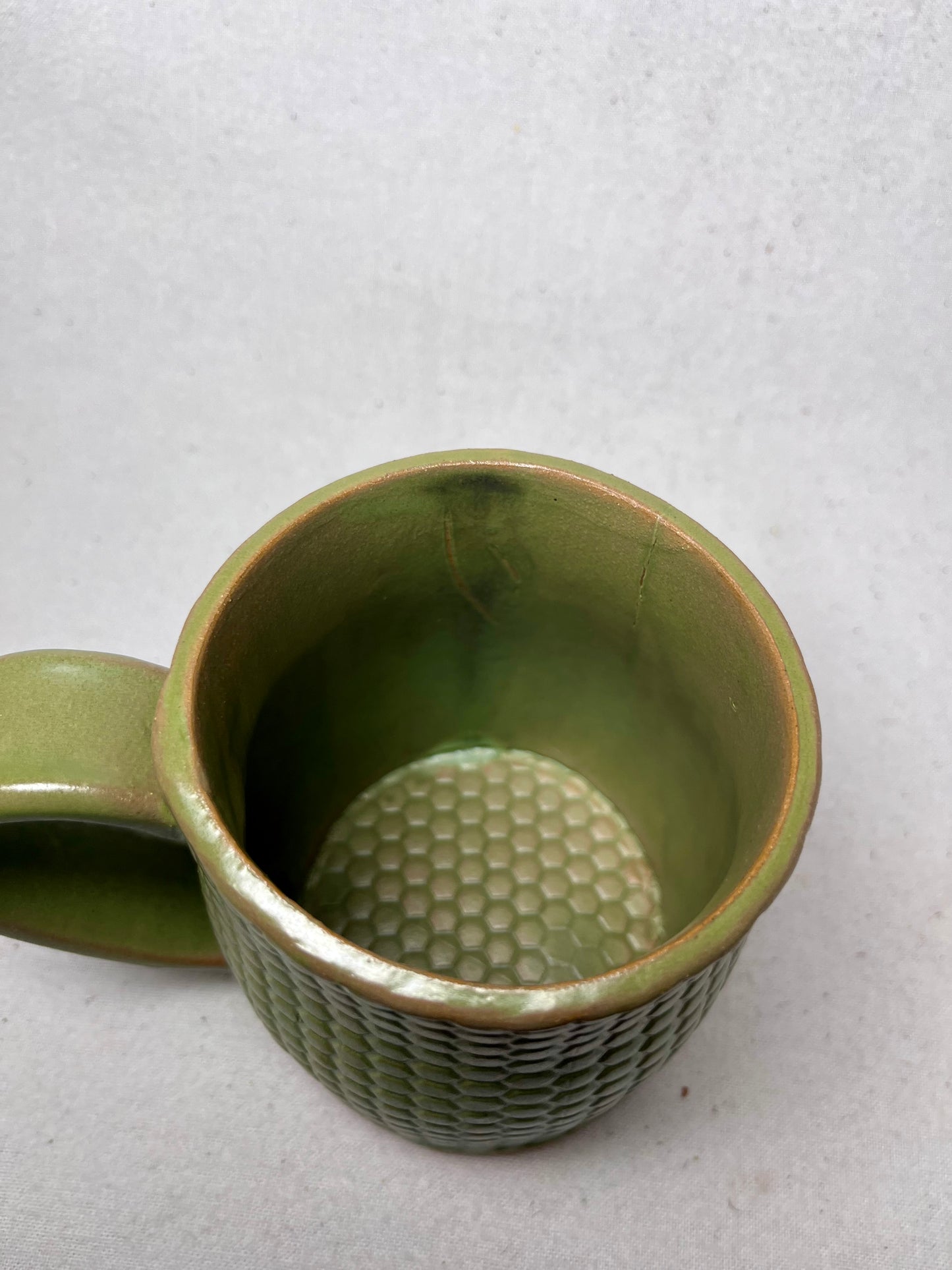16 ounce bee honeycomb mug